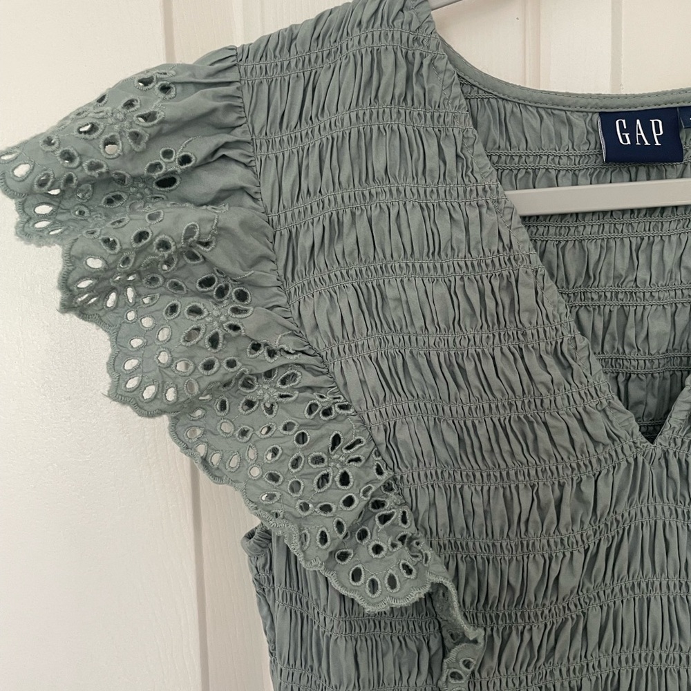 Smocked Flutter Sleeve Eyelet Sage Green Dress from GAP for women Size S Tall